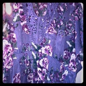 CANDIES MAKE A OFFER BEAUTIFUL PURPLE FLORAL TOP